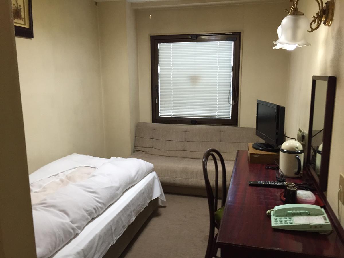 Aoi Business Hotel Фукуяма Экстерьер фото
