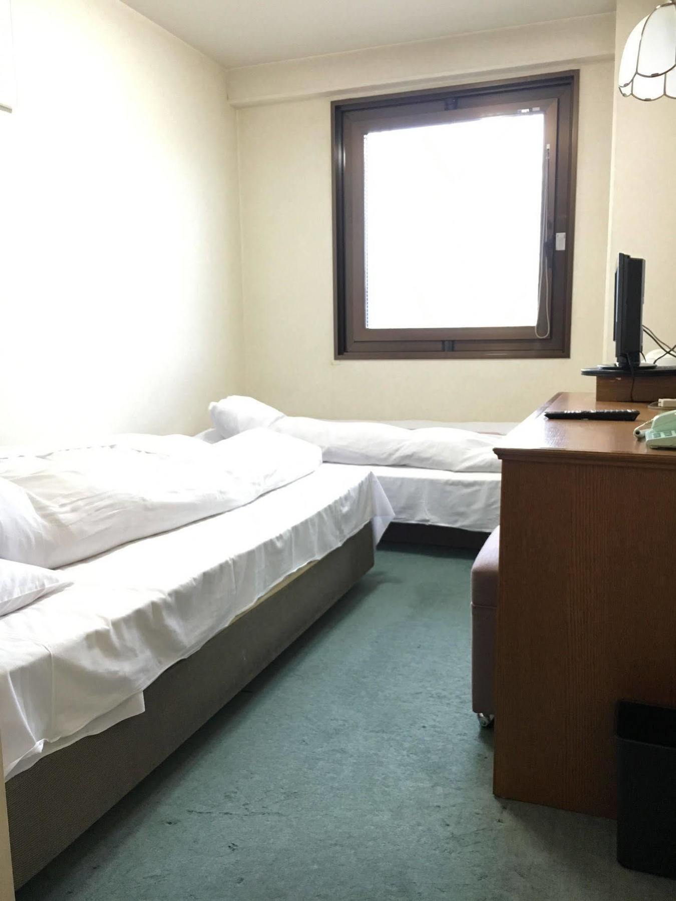 Aoi Business Hotel Фукуяма Экстерьер фото